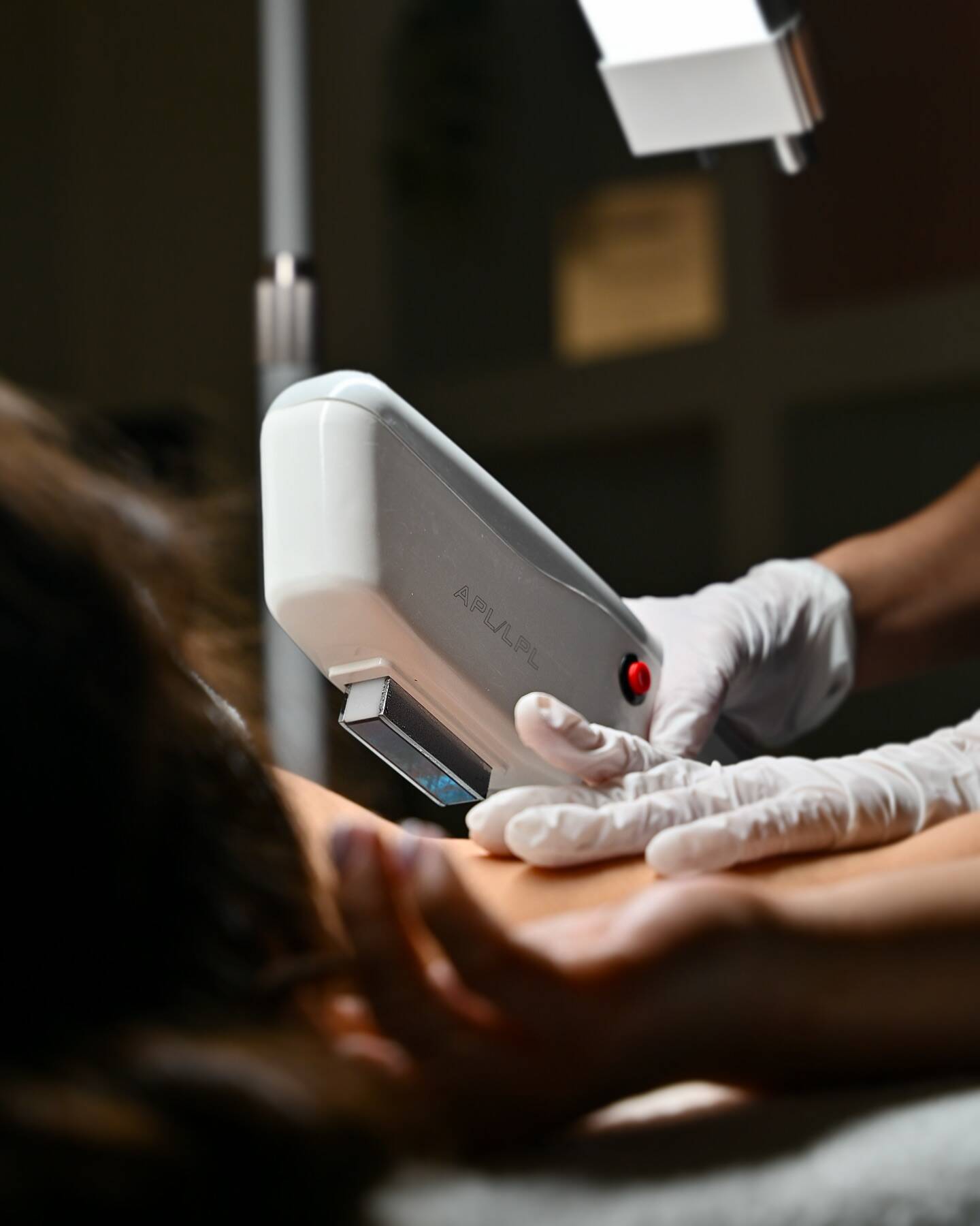 Laserhaarentfernung. Ja-ja, oke! Aber …
„WIE VIELE BEHANDLUNGEN BRAUCHE ICH?” 👇🏻
Da wir unsere Behandlungen mit dir persönlich abstimmen, kann keine allgemeingültige Aussage getroffen werden. In der Regel benötigst du jedoch je nach Haut- und Haartyp 3-8 Behandlungen.
Bei weiteren Fragen, schreib uns gerne hier ✨
#laser #laserhaarentfernung #laserhaarentfernungmänner #laserhaarentfernungwien #haarentfernung #wien #veinna