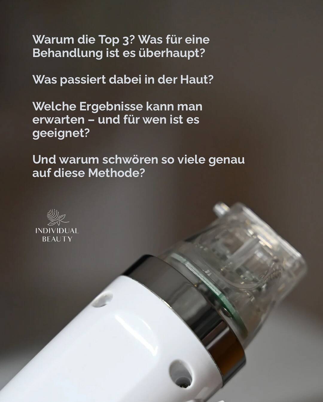 Was ist Microneedling mit Radiofrequenz?
Für viele Frauen und Männer zählt ein jugendliches, straffes Hautbild zum gängigen Schönheitsideal. Durch gute Pflege, Versorgung mit Feuchtigkeit und der richtigen Ernährung kann jeder dazu beitragen, dass die eigene Haut gesund und straff bleibt. Al lerdings lässt sich der natürliche Alterungsprozess nicht ganz unterbinden.
Zwischen dem 20. und 30. Lebensjahr produziert der Körper weniger kollagene Fasern, wodurch das Bindegewebe und die Haut mehr und mehr an Spannkraft verliert.
Hinzu kommen Erscheinungen wie Schwangerschaftsstreifen (Striae) oder die Haut altertdurch Nikotin oder falsche Ernährung.
Bei Microneedling mit Radiofrequenz handelt es sich um eine sichere und schmerzfreie Therapie zur Faltenreduktion. Sie wird zur Akne Behandlung oder der Behandlung von Keloid-Narben, bei einem bestehenden großporigen Hautbild oder übermäßigem Schwitzenangewendet. Die Behandlung eignet sich für alle Hauttypen und ist das ganze Jahr über möglich.
#rfneedling #radiofrequenzneedling #microneedling #hautstraffung #antiagingbehandlung #kollagenboost #kosmetikvienna #kosmetikinwien #kosmetikerinwien #hautpflege #gesichtspflege #jugendlichehaut #skintightening #beautybehandlung #ästhetischemedizin #viennabeauty #viennabeautyclinic #beautystudiowien #hautverjüngung #faltenbehandlung #kosmetikstudio #kosmetiklovers #kosmetikexpertin #wienbeauty #strafferehaut #beautyroutine #antiagingroutine #forher #fürdich #foryou